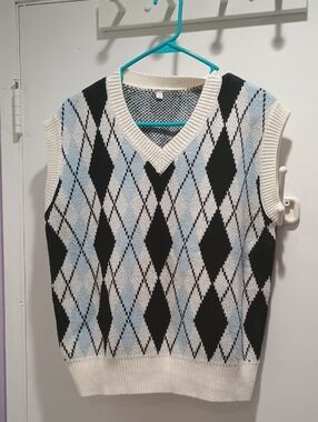 Argyle Knit Sweater Vest in Black, White & Light Blue